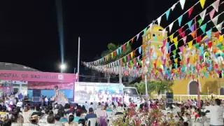 Realizan desfile en Sabancuy para cerrar los festejos por el orgullo de ser campechanos