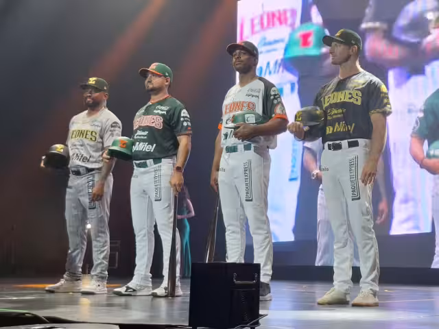 Cuatro uniformes fueron presentados por los Leones de Yucatán.