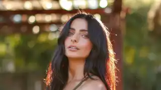 Internautas aseguran que hija de José Eduardo Derbez es idéntica a Aislinn por esta foto