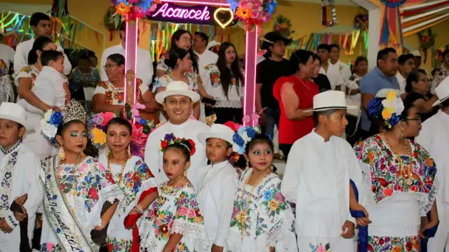Durante estas festividades se realizan actividades tradicionales como corridas de toros, entradas y salidas de gremios, bailes populares y tardeadas