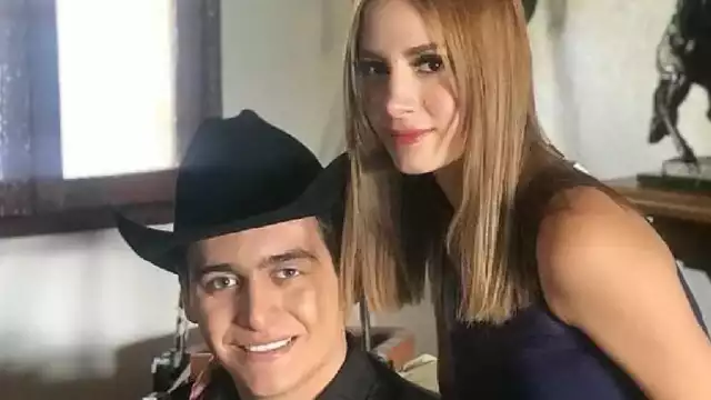 Imelda Tuñón, viuda de Julián Figueroa, fue captada de la mano con un político