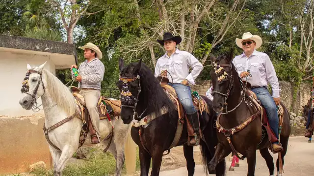 Durante el evento, organizado en el campo deportivo Rubén Calderón Cecilio, se fomentó la convivencia y lazos de amistad