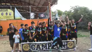 Campeche ya tiene campeón Sub 18: La Esperanza alza la copa