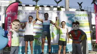 Yucatán: Jordan Mendieta y Abigail Cabrera, campeones de la Carrera por la Transparencia y los Datos Personales 2024