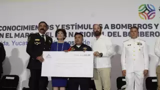 Policía de Yucatán fue condecorado como Bombero del año de la SSP 