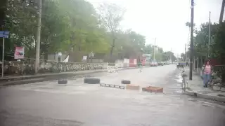 Vecinos de la colonia Mulsay  bloquean calle en Mérida; llevan tres días sin luz: EN VIVO