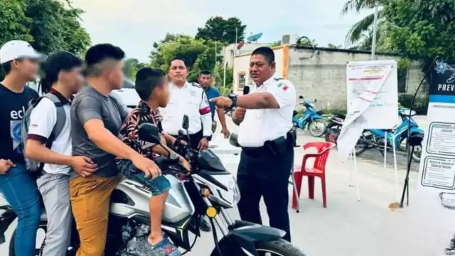 Les dieron información como la de no ir más de dos en la moto