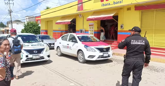 Elementos de la Policía realizan un operativo sorpresa de vialidad, en la calle 47 entre 48 y 50