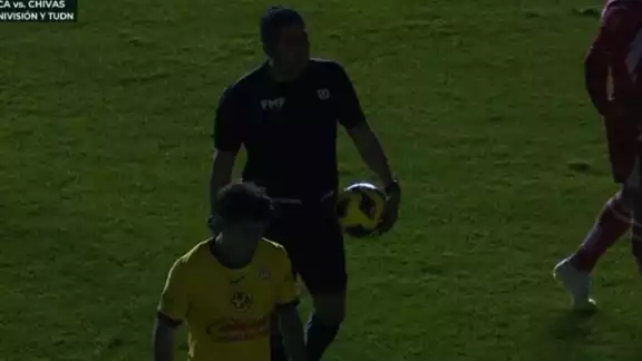 Apagón suspende momentáneamente partido de América vs Necaxa Apagón suspende momentáneamente partido de América vs Necaxa