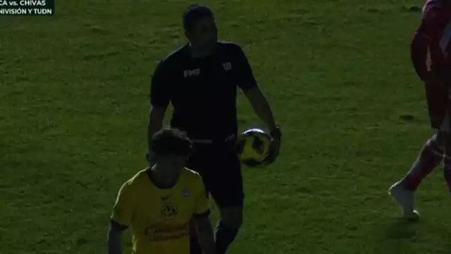 Apagón suspende momentáneamente partido de América vs Necaxa