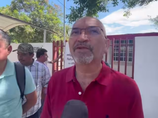 Docentes y administrativos se quedan sin cobrar