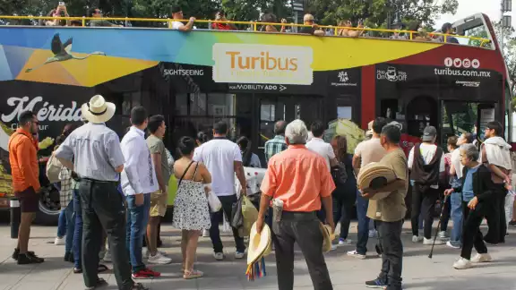 En promedio anual, los turistas gastaron 3 mil 643 pesos diarios, superando los 3 mil 321 pesos registrados en 2023. En promedio anual, los turistas gastaron 3 mil 643 pesos diarios, superando los 3 mil 321 pesos registrados en 2023.