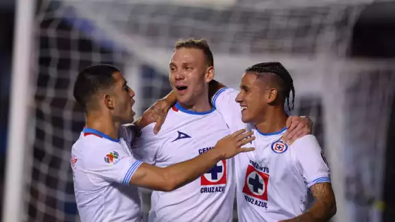 La felicidad de la victoria cementera