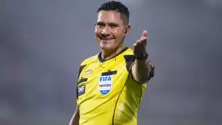 Fernando 'Cantante' Guerrero podría dejar de pitar por problemas con la FMF