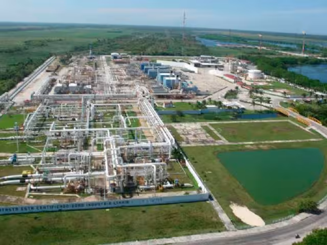 El complejo industrial, que abastece del fluido energético a la Región Marina Noreste, fue inspeccionado luego de un reporte proveniente de los mismos pobladores