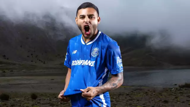 El Diablo se pinta de azul con el Nevado de fondo.