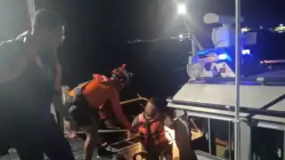 Personal naval rescata y canaliza a extranjero grave en Cancún