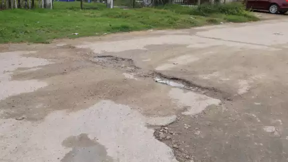 Comunidad de Calderitas en espera de pavimentación y vigilancia. Comunidad de Calderitas en espera de pavimentación y vigilancia.