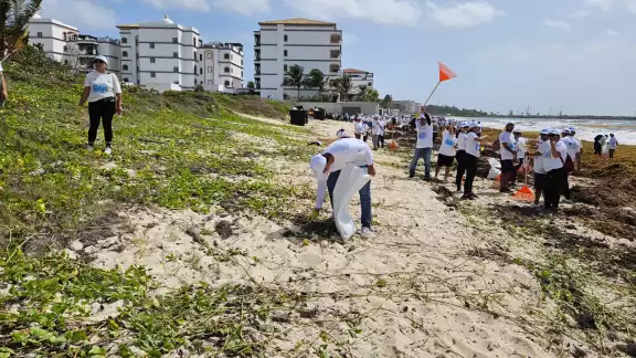 Lezama explicó que solo el 9% del plástico que se produce en el mundo, se recicla, mientras que el resto termina causando la contaminación en los mares