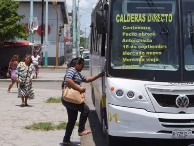 Continúan trabajando en problemática del transporte público en Chetumal