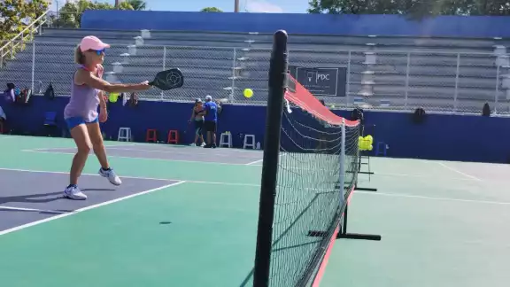Turistas, extranjeros que habitan en Playa del Carmen y los mismos playenses se reúnen para jugar Turistas, extranjeros que habitan en Playa del Carmen y los mismos playenses se reúnen para jugar
