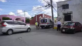 Accidente en Barrio Guadalupe, Campeche: auto no respetó alto y choca con camioneta