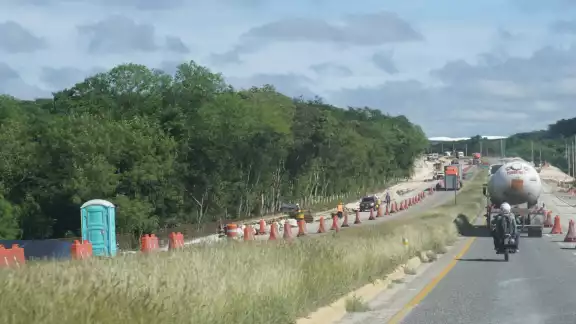 La empresa responsable de la construcción del trazo está realizando más pruebas a las unidades vehiculares La empresa responsable de la construcción del trazo está realizando más pruebas a las unidades vehiculares