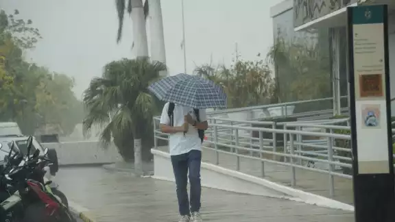 Seguirá temporal de lluvias 96 horas más en Campeche; vigilan posible ciclón en el Pacífico Seguirá temporal de lluvias 96 horas más en Campeche; vigilan posible ciclón en el Pacífico