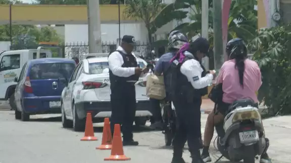 La Secretaría de Protección y Seguridad Ciudadana realizó operativos en las avenidas Francisco I. Madero y Miguel Alemán. La Secretaría de Protección y Seguridad Ciudadana realizó operativos en las avenidas Francisco I. Madero y Miguel Alemán.