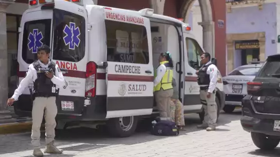 Crisis de presión arterial deja inconsciente a mujer en pleno Centro de la ciudad Crisis de presión arterial deja inconsciente a mujer en pleno Centro de la ciudad
