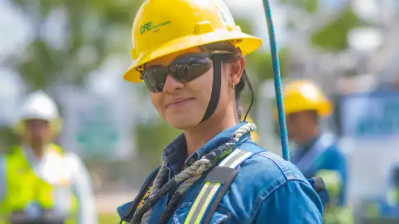 Los trabajadores de la CFE deben identificarse y portar el uniforme oficial.