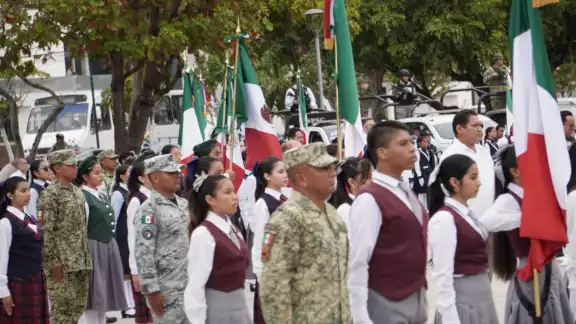 25 escoltas reciben lábaro patrio 25 escoltas reciben lábaro patrio