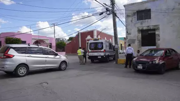 Mujer lesionada tras choque en cruce de calles 47 y 12 en Guadalupe
