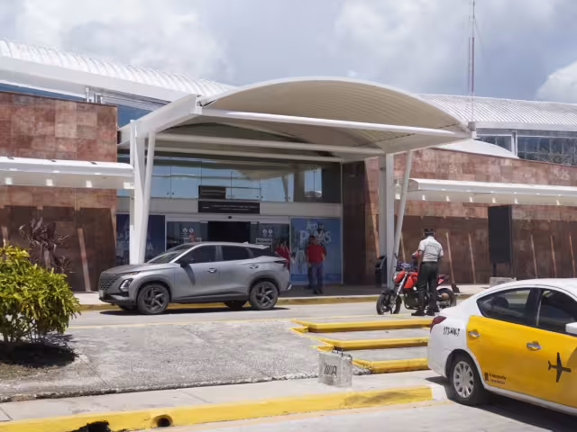 Mucha actividad de visitantes por la Reunión Nacional de directores de la DGETI en Campeche.