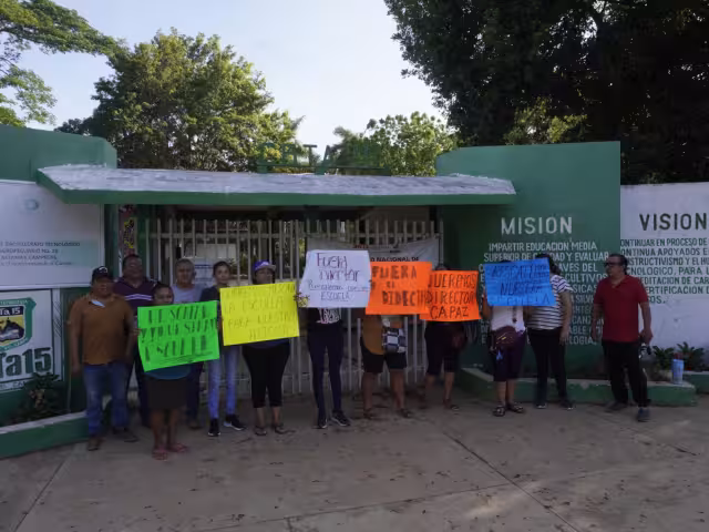 Escuela sin agua, luz ni mantenimiento