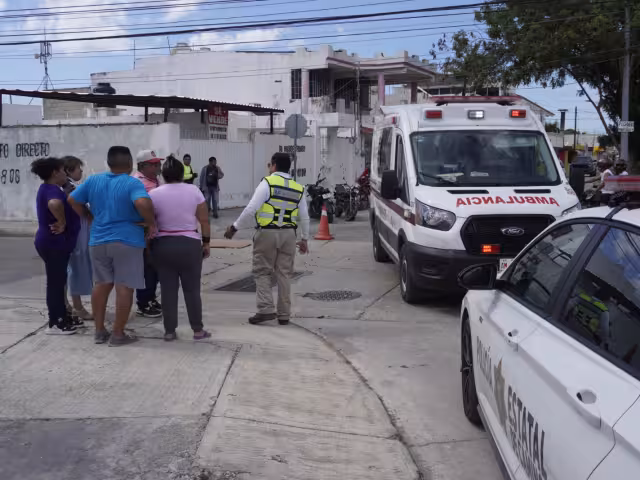Dos personas resultaron lesionadas en un accidente vial en la unidad Fidel Velázquez.
