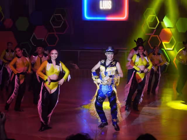 Darysa Ruiz Cruz de la Escuela de Turismo se alzó con el triunfo junto con Daniel Chávez Angulo de la Escuela Normal Superior