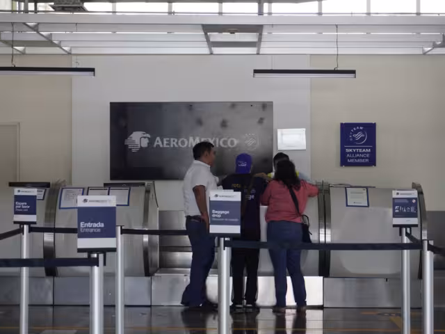 En esta jornada del 21 de junio del año 2024, anunció retrasos en las conexiones con destinos a diversos puntos del país