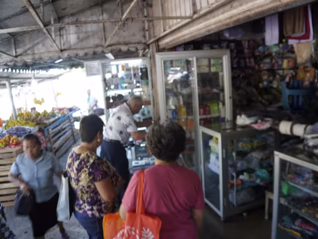 Adultos mayores, los más afectados por el cierre de negocios en Campeche