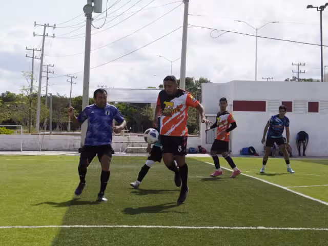 Con goles y penales, se define la final del torneo de medios de comunicación