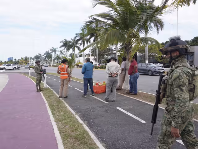 Conapesca y Marina recorren muelles