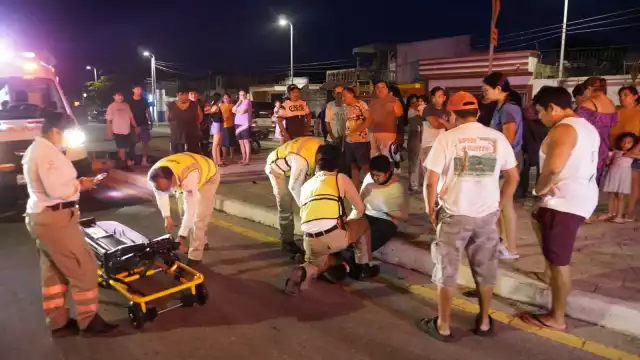 Dos personas recibieron heridos de gravedad en choque sobre la Ría en Campeche.