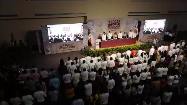 El Poder Legislativo entregó su tercer y último informe de actividades de la LXIV Legislatura en el Centro de Convenciones Campeche XXI