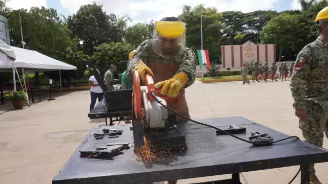 34 armas cortas, 11 armas larga