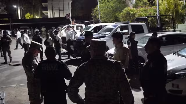 Convoy federal intercepta vehículo con arma calibre nueve milímetros en Guadalupe