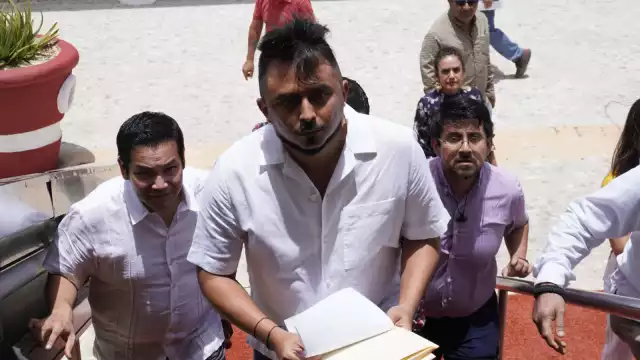 Presidente de la Junta de Gobierno y Administración del Congreso del Estado de Campeche Antonio Jiménez Gutiérrez