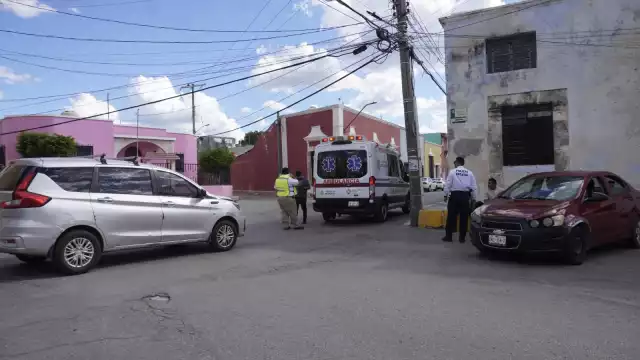 Mujer lesionada tras choque en cruce de calles 47 y 12 en Guadalupe