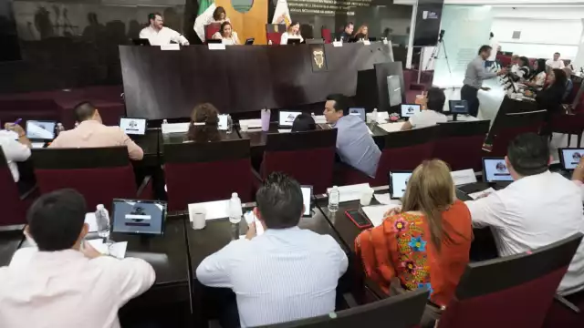 Aprueban reformas para frenar violencia escolar y promover la alfabetización