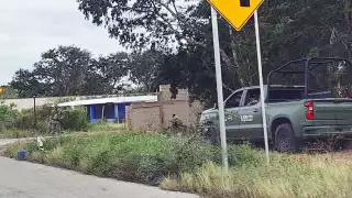 Agentes federales se mantienen  en vigilancia cerca de Holactún.