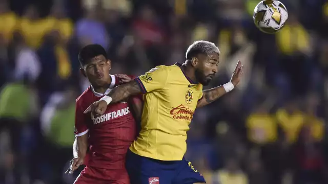 Aguirre marca doblete y le da vida al América para ir al Infierno